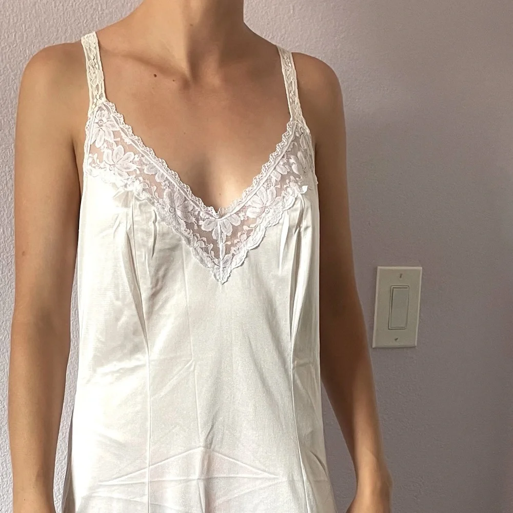 Vintage white slip - Picture 2 of 9